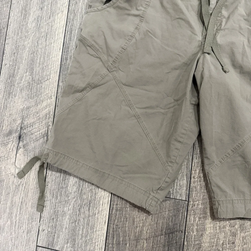 Vintage Nike Sportswear Shorts Womens Medium Green Chino Bermuda Outdoors Hiking - Picture 3 of 10